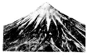 Вулканические формы связаны с извержениями трещинного и центрального типов, то есть отличаются по форме выводного отверстия магмы - student2.ru