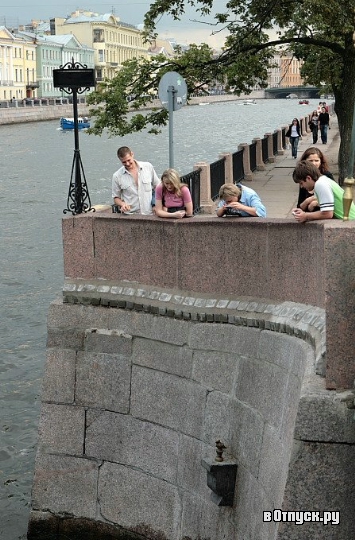Фото и описание: Памятник П.К. Пахтусову - student2.ru