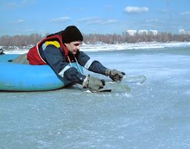 V. Особенности проведения спасательных работ на льду - student2.ru