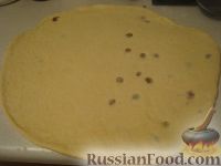 Пирог из дрожжевого теста может быть с мясной и рыбной начинкой, с ягодами и фруктами, с творогом и вареньем. - student2.ru