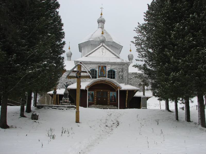 Церква Успіння Пресвятої Богородиці у селі Гвізд - student2.ru