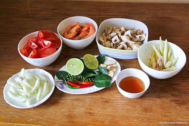 Готовим по-тайски: рецепт супа Том Ям с фото - student2.ru