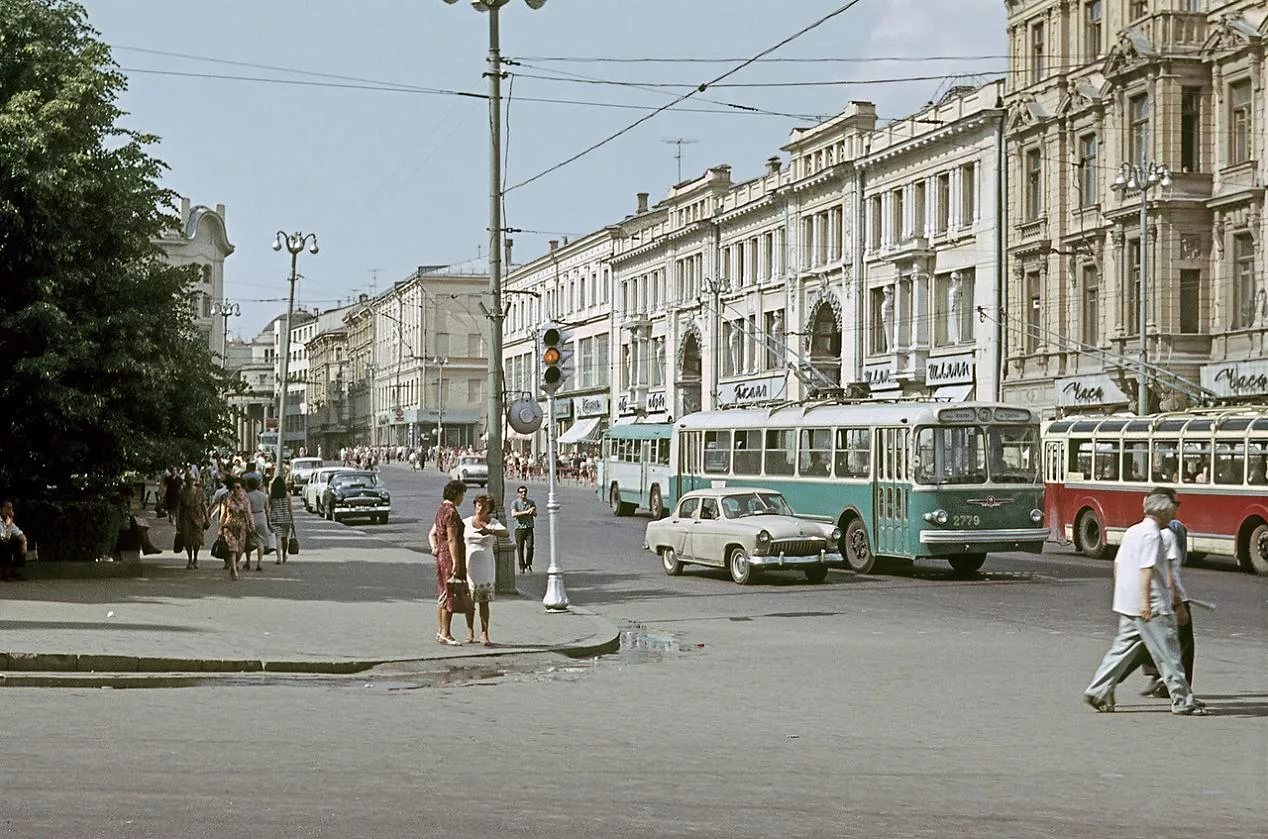 первые впечатления от старой москвы - student2.ru