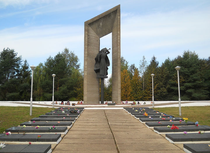 Братская могила №4 (село Карманово) - student2.ru
