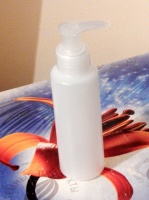 Бутылочка для шампуня белая 500 мл - student2.ru