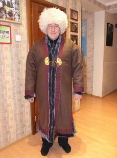 Демисезонная одежда из шкуры - student2.ru