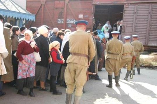 плакат, призывающий вступать в отряды самообороны - student2.ru