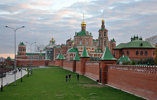 Кремль в городе Йошкар- Ола. - student2.ru