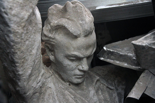 Траектория лжи: журналисты нашли якобы утерянные скульптуры с Центрального стадиона - student2.ru