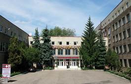 Здание Братской школы в которой в 1925 г. располагался Донецкий краеведческий музей - student2.ru