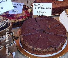 How to eat with a knife and fork in England. - student2.ru