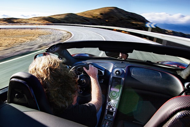 абриолет года: McLaren 12C Spider - student2.ru