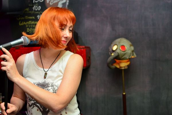 Актеры школы-студии МХАТ читают произведения гостей фестиваля - student2.ru