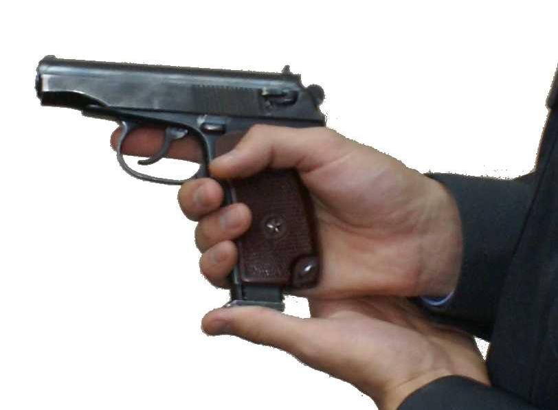 действия с оружием по подаваемым командам при стрельбе из пистолета - student2.ru